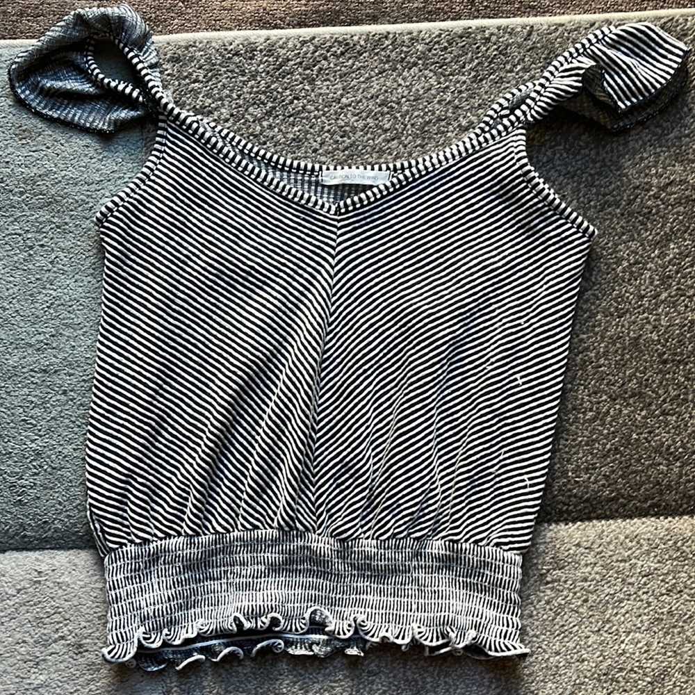Detailed ribbed tank top. Black and white stripped.
